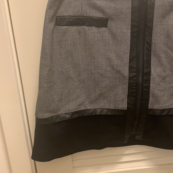 Halogen size 16 houndstooth and leather skirt - Picture 3 of 4